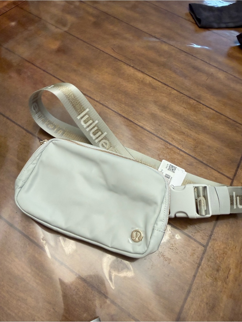 *NWT* Lululemon Athletica Word Mark Belt Bag - Picture 1 of 2